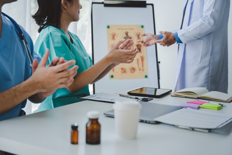 Alergia w sezonie pylenia - leki i porady - Polska Apteka UK